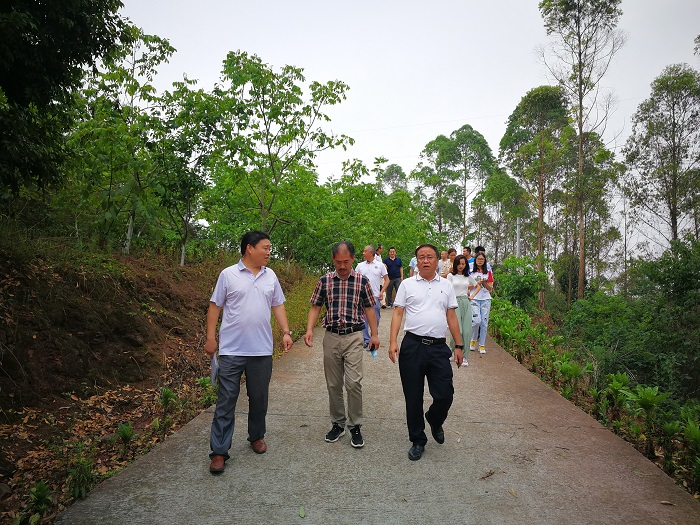 1590130821.jpg 农业组调研1.jpg