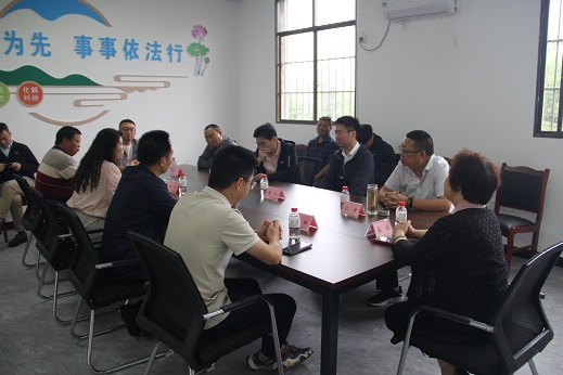 座谈会1.jpg 座谈会1.jpg